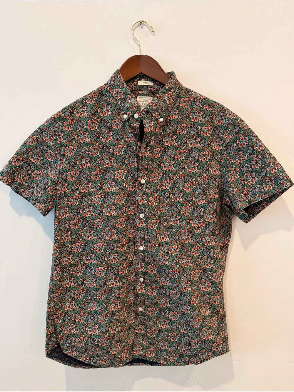 J. Crew Men’s short sleeve button-down shirt in a colorful all-over floral print